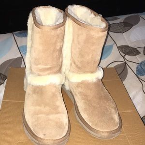 ‼️ON HOLD‼️Ugg Carter Boots